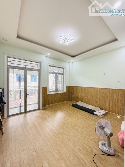 Nhà 4,5x16m, hẻm ô tô tránh, Lê Trọng Tấn vào chỉ 6.3 tỷ - 4