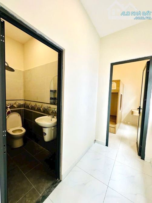 BÁN NHÀ MỚI ĐẸP GÓC 2 MẶT TIỀN KINH DOANH ĐA NGÀNH GIÁ 5TỈ 6 SỔ RIÊNG GIÁP Q1 - 4