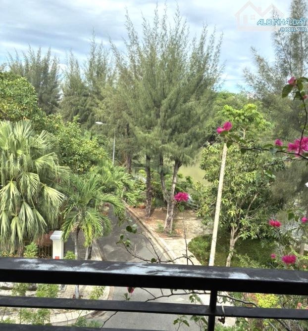 Bán biệt thự sân vườn Quận 7 – View sông – Gần Phú Mỹ Hưng – Khu dân trí cao - 4