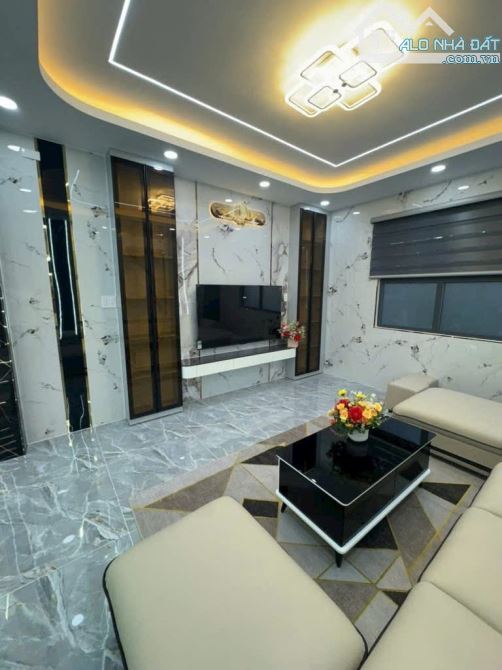 Nhà đẹp 5 tầng 56m² Q12 cách 10 ra mặt tiền Lâm Thị Hố,nội thất đầy đủ,giá chỉ 6.3 tỷ - 4