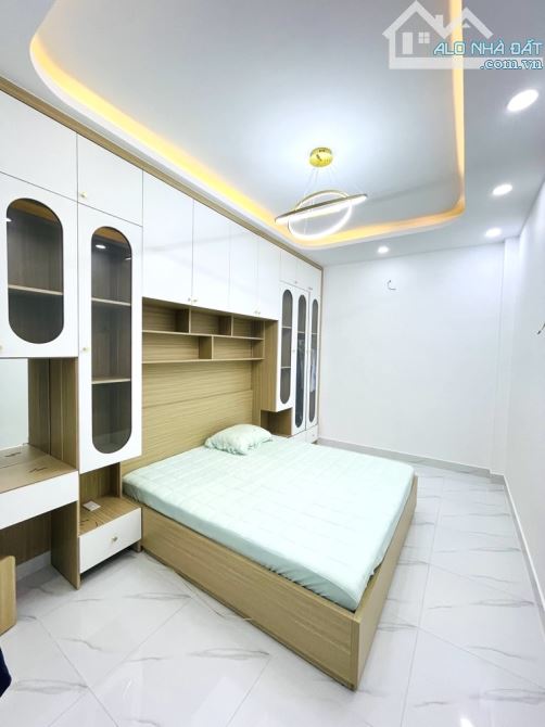 Bán Nhà Cạnh Quận 7 - 6x22 - 2 Tầng - Nhỉnh 3T - 4