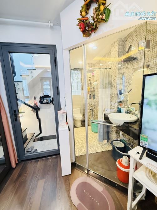 nhà mới 4 tầng BTCT ngay vòng xoay Lý Thái Tổ - 4
