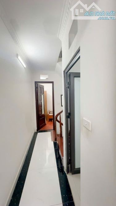 Bán nhà Kim Ngưu - Mặt ngõ thông, kinh doanh - Tương lai ra mặt phố.