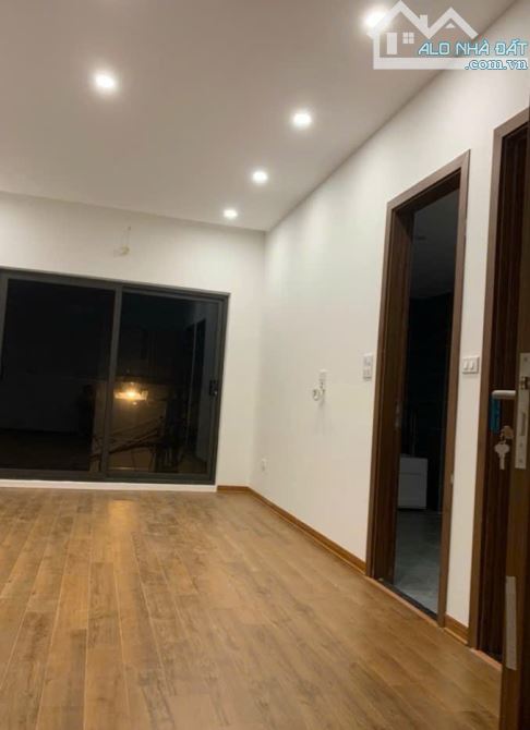 Hiếm nhà bán, lô góc, mặt tiền rộng, ngõ nông, gần ô tô, 5 tầngThượng Thanh, Long Biên. - 4