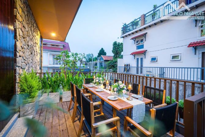 Biệt thự Đà Lạt view ngắm trọn thành phố, có 02 phòng xông hơi, 22 tỷ,202m2 cách chợ 1km - 4