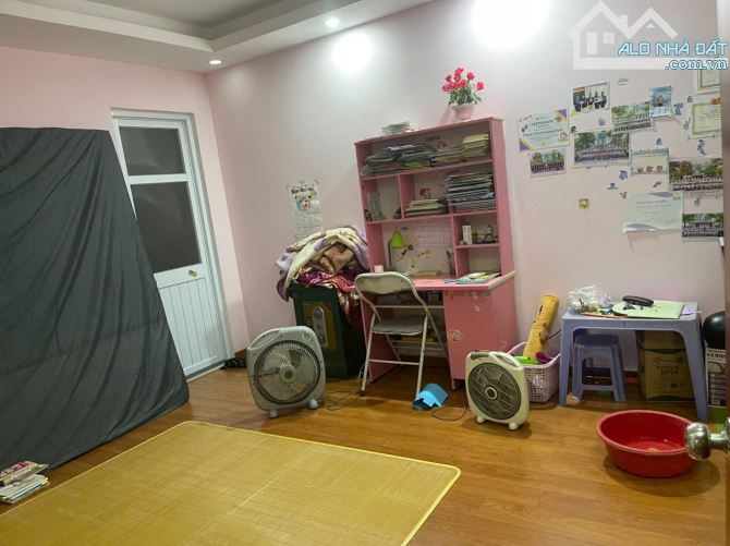 EM TRAI NHỜ BÁN CHUNG CƯ QUÂN ĐỘI THẠCH BÀN - 2 NGỦ, 2 WC - 70M2 GIÁ 3,78 TỶ - 4