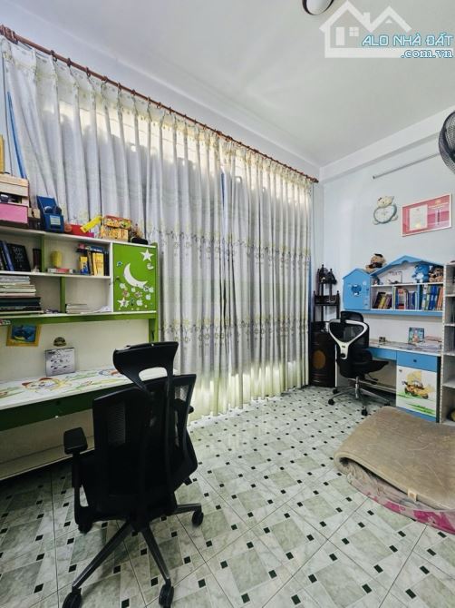 🏖️BÁN NHÀ ĐƯỜNG VĂN CHUNG  ☘️P 13 TÂN BÌNH  Hẻm Ô TO 🚖 📐NGANG 4,6M 80M2, 4 Tầng  📍GIÁ - 5