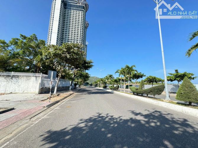 Đất mặt tiền PHẠM NGỌC THẠCH 28m - BẮC NHA TRANG - 450mv ngang 15m - Sổ hồng xây tự do - 5
