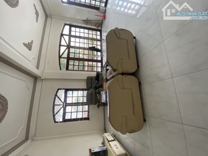 BIỆT THỰ ĐẲNG CẤP MẶT TIỀN CỐNG LỞ PHAN HUY ÍCH -TÂN BÌNH- DT:6.5/18*34M- 452M2- 45 TỶ - 5