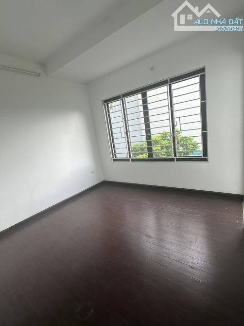 🏡 Thạch Bàn – 46m² – 5 tầng – Lô góc – Vỉa hè oto tránh – 14,6 TỶ - 5