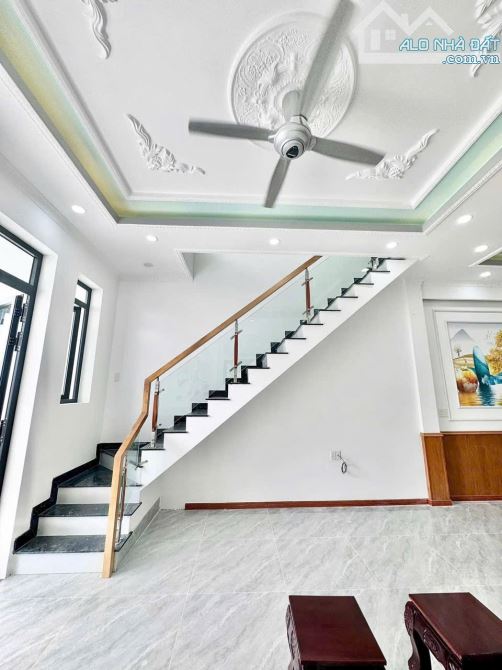 BÁN NHÀ 1 TRỆT 1 LẦU (HOÀN CÔNG). DT: 85M2 - NGANG 5M THUỘC KDC HOÀNG MINH CHÁNH P. HOÁ AN - 5