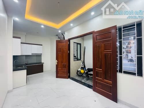 Bán nhà Đại Cát, Bắc Từ Liêm, 34m2, 5 tầng, mặt tiền 4m, giá 4.75 tỷ - 5