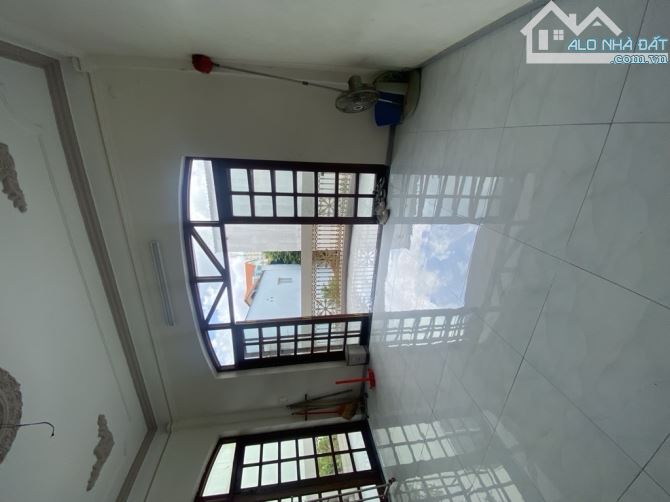 BIỆT THỰ ĐẲNG CẤP MẶT TIỀN CỐNG LỞ PHAN HUY ÍCH -TÂN BÌNH- DT:6.5/18*34M- 452M2- 45 TỶ - 6