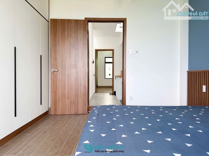 BÁN NHÀ NGAY UỶ BAN NHÂN DÂN HUYỆN BẾN LỨC ,THIẾT KẾ 1 TRỆT 2 LẦU .GIÁ CHỈ 1 TỶ 050TRIỆU - 6