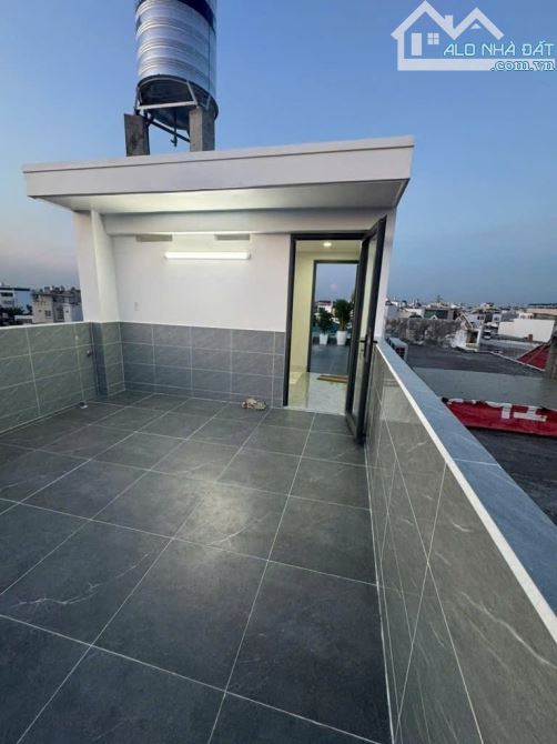 Nhà đẹp 5 tầng 56m² Q12 cách 10 ra mặt tiền Lâm Thị Hố,nội thất đầy đủ,giá chỉ 6.3 tỷ - 6