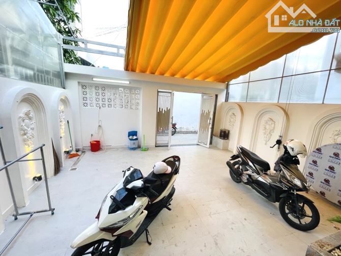 Bán Nhà Cạnh Quận 7 - 6x22 - 2 Tầng - Nhỉnh 3T - 6