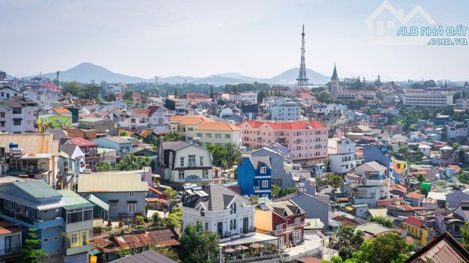 Biệt thự Đà Lạt view ngắm trọn thành phố, có 02 phòng xông hơi, 22 tỷ,202m2 cách chợ 1km - 6