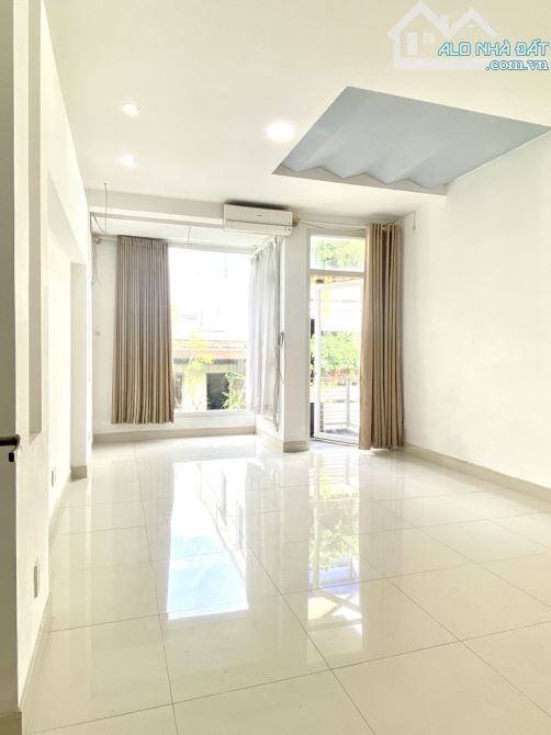 💐BÁN  Nhà Đường BẦU Cát  📍P 12 TÂN BÌNH  📐NGANG 4M 68M2 4TẦNG  ☘️Giá : Chỉ 13TỶ  Hẻm Xe - 7