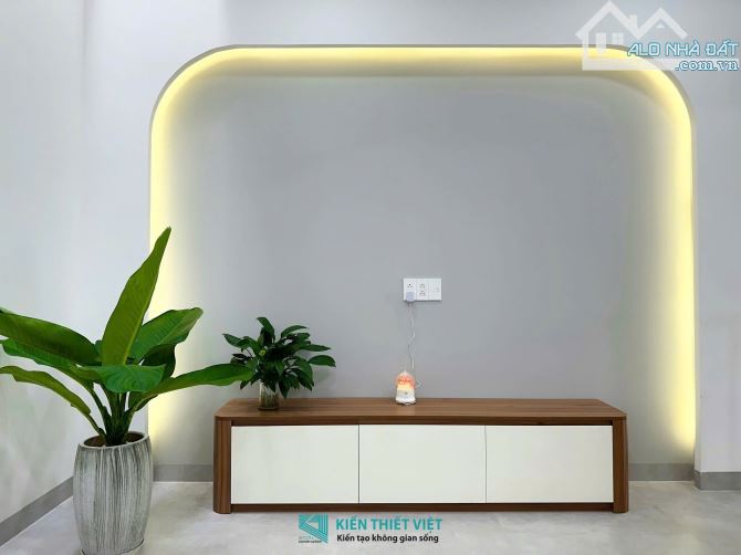 BÁN NHÀ NGAY UỶ BAN NHÂN DÂN HUYỆN BẾN LỨC ,THIẾT KẾ 1 TRỆT 2 LẦU .GIÁ CHỈ 1 TỶ 050TRIỆU - 7