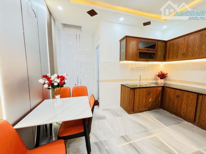 Bán nhà Phạm Văn Chiêu Hẻm xe hơi đỗ cửa, 4m x 11m, sổ riêng, chỉ hơn 5 tỷ - 7