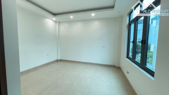 Bán nhà phố hoa lâm lô góc 5 tầng ở sướng chỉ hơn 6 đồng - 7