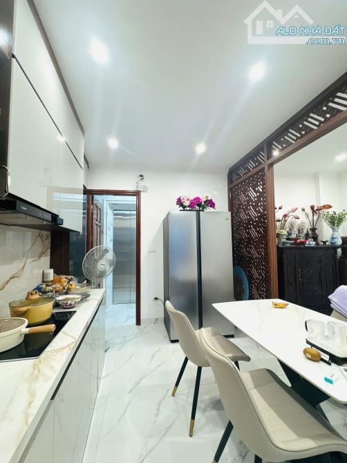 Bán nhà Hồng Mai 50m2, 5T thang máy, mt 4.8m lô góc, mặt ngõ, 30m ra phố. Giá 16.8 tỷ