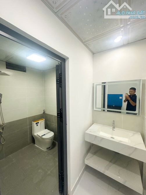 BÁN NHÀ CẤP 4 (DT: 104M - NGANG 5,2M) NGAY CẦU MỚI HOÁ AN. GIÁ CHỈ 2,6 TỶ TL - 8