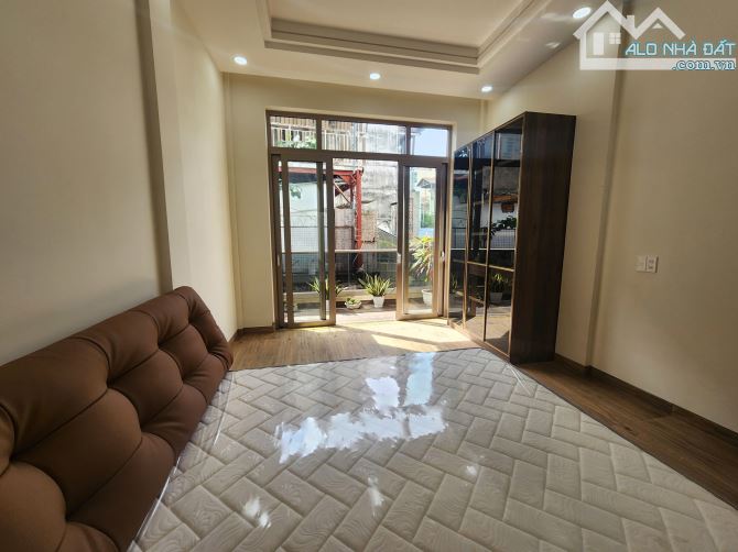 Bán nhà MT ngay Thạch Thị Thanh,Quận 1,DT:4,2mx16m.K/C 3 tầng,ở và kd, Giá bán 17,5 tỷ TL - 8