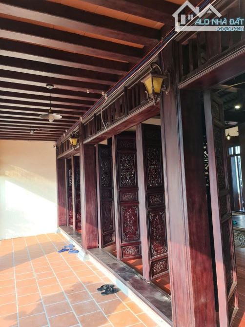 Bán tòa nhà văn phòng Vip 10 tầng TM, MT 12 m, Mặt phố đẹp nhất khu phố Hoàng Cầu. Giá ĐT - 9