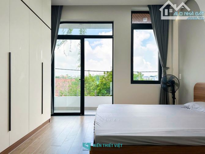 BÁN NHÀ NGAY UỶ BAN NHÂN DÂN HUYỆN BẾN LỨC ,THIẾT KẾ 1 TRỆT 2 LẦU .GIÁ CHỈ 1 TỶ 050TRIỆU - 9