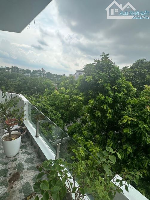 🏡 Thạch Bàn – 46m² – 5 tầng – Lô góc – Vỉa hè oto tránh – 14,6 TỶ - 9