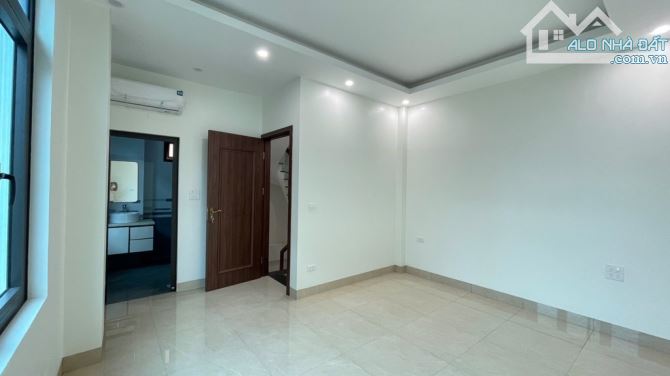 Bán nhà phố hoa lâm lô góc 5 tầng ở sướng chỉ hơn 6 đồng - 9