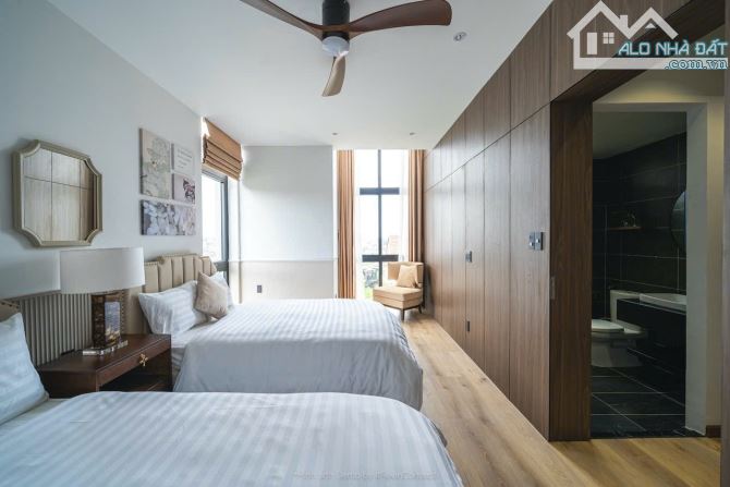 Biệt thự Đà Lạt view ngắm trọn thành phố, có 02 phòng xông hơi, 22 tỷ,202m2 cách chợ 1km - 9