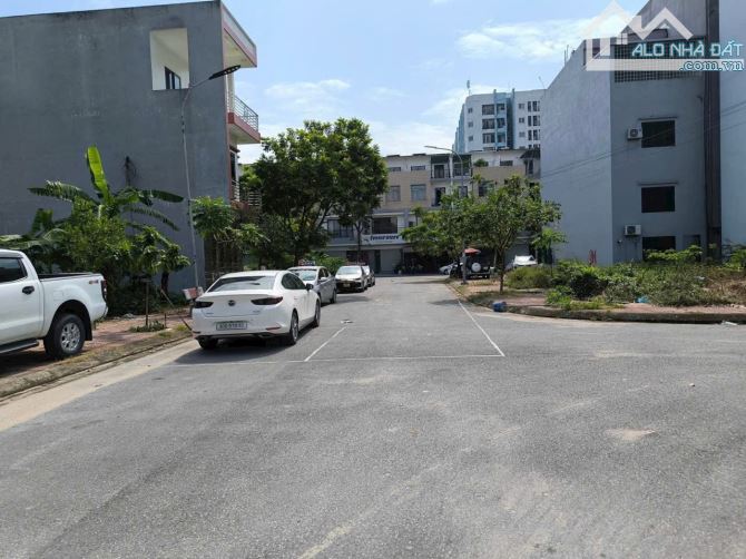 Bán đất giãn dân bò sơn 4 áp đg Lý Anh Tông DT 81m, MT4,5m, Hướng TN, Giá 9,8 tỷ - 2
