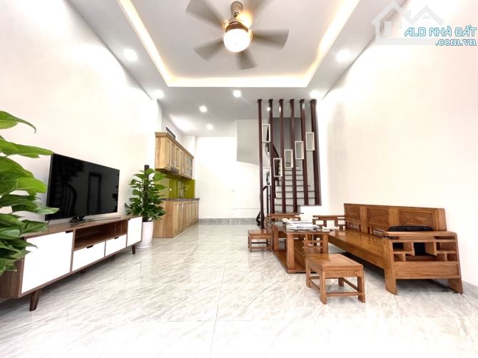 💥TT Ngã Tư Sở, Ngõ Ba Gác Tránh, Lô Góc 3 Thoáng, Full Nội Thất, DT 32m2, 5 Tầng