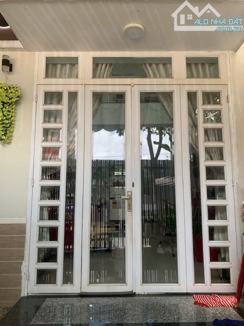 Cần bán nhà đang cho thuê mặt tiền đường Nguyễn Trãi - Phường 4, TP tây Ninh - 1