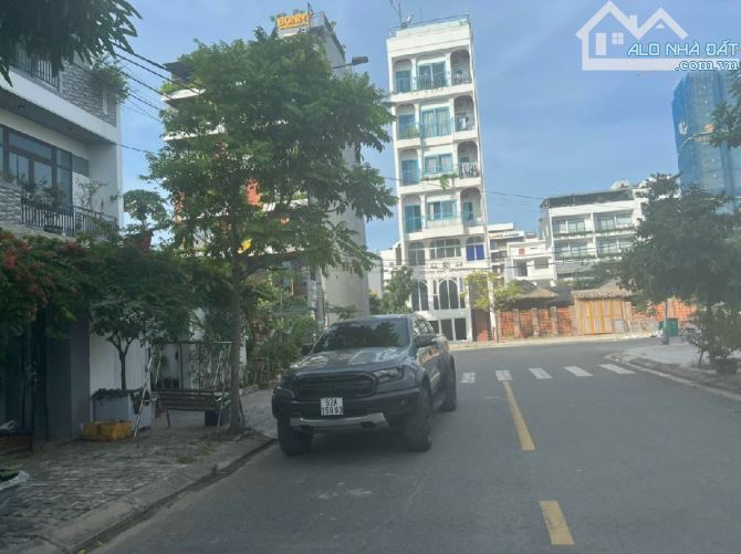 BÁN GẤP NHÀ 3 TẦNG ĐƯỜNG KHUÊ MỸ ĐÔNG GẦN  BIỂN MỸ KHÊ TT NGŨ HÀNH SƠN CHỈ NHỈNH 15 TỶ