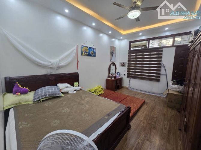 Nhà đẹp Mễ Trì 78m², 5 tầng, có sân rộng, ngõ thông – Giá tốt, vào ở ngay