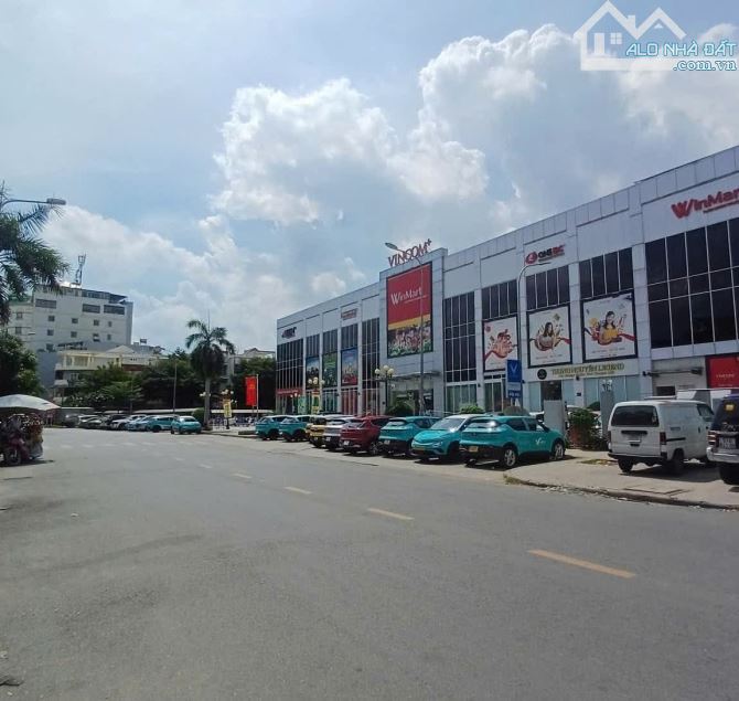 💥Bán nhà 4 tầng 64m2 - 5.x tỷ - kế bên siêu thị Vincom Nam Long, p. Tân Thuận đông