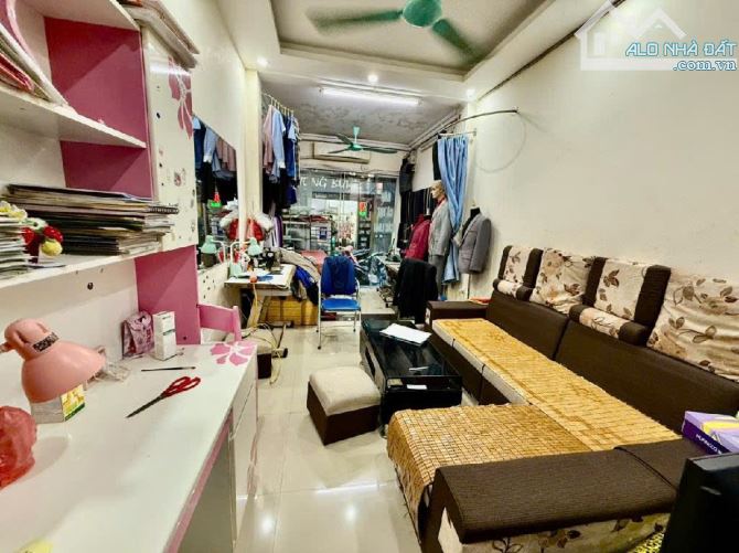 Siêu hiếm! Nhà Đỗ Đức Dục 43m², 5 tầng, mặt tiền đẹp, ô tô tránh – 9.9 tỷ