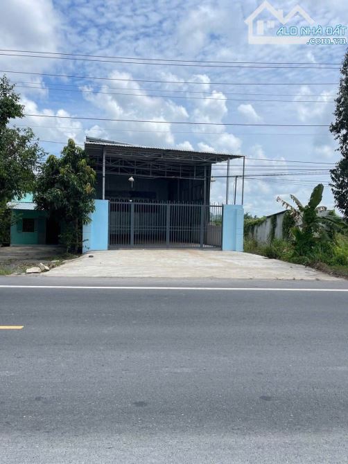 Bán 1.291m² đất có thổ cư, có nhà kho mặt tiền đường Quốc Lộ 61C