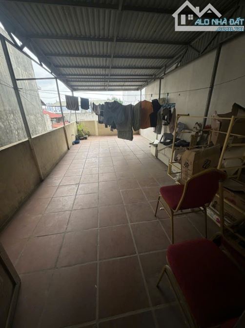 Bán gấp nhà Quang Tiến 70m², 5 tầng – Ngõ thông, ô tô tránh, giá tốt