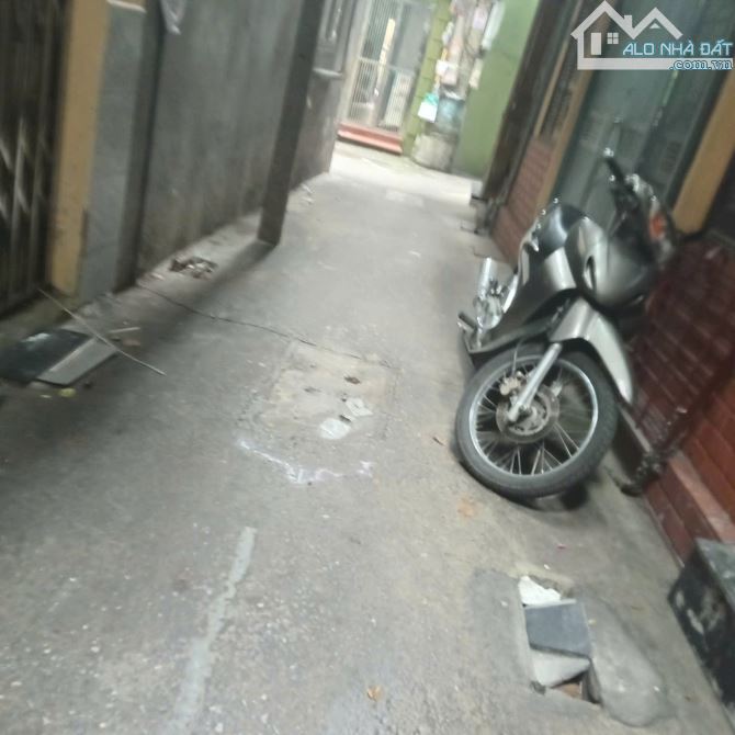 Khâm thiên siêu vip 2,2 tỷ -dt 23m2 -thông với Tôn Đức Thắng