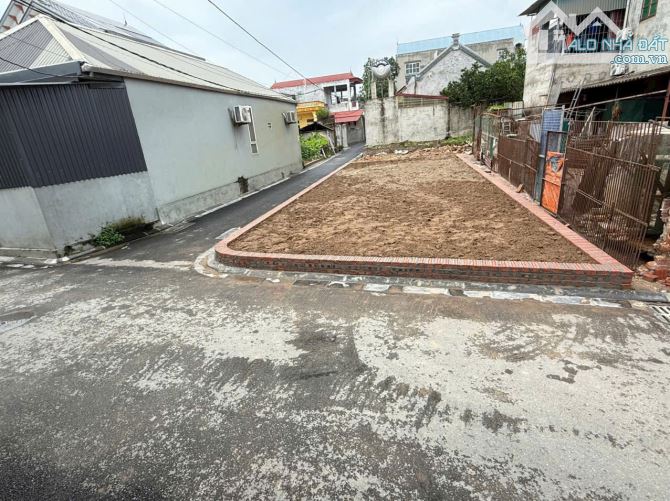 Bán đất Mai Lâm Đông Anh,58m2, 5 tỉ, lô góc, ô tô vào đất, hàng xóm Vinhomes Cổ Loa