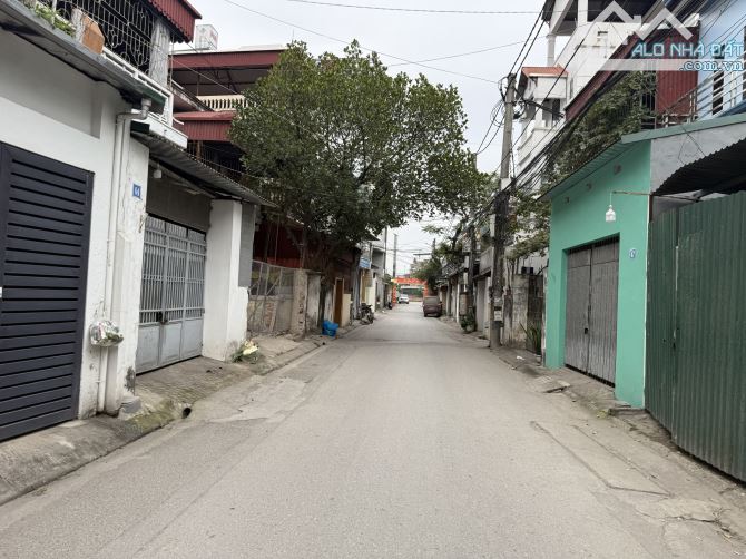 Cần bán gấp mảnh đất thổ cư tặng mặt bằng đang cho thuê đường ô tô tránh mặt ngõ 68