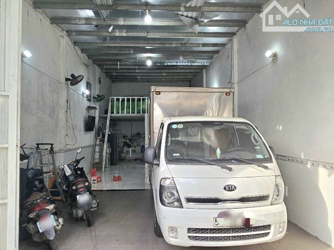 HẺM NHỰA 6m THÔNG, SÁT MẶT TIỀN ĐẠI LỘ NGUYỄN THỊ MINH KHAI 6X15 NHỈNH 3 TỶ.