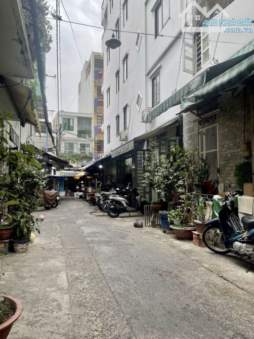 Quận 10 - 58m2 vuông vức - HXH Lê Hồng Phong ngã 7 , giáp Q1 Q3 Q5....