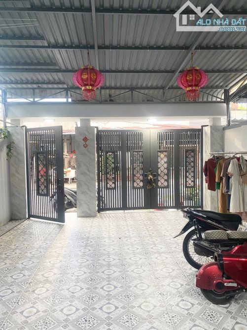 Bán nhà 5,7 x 31 cách mạng tháng 8 chỉ có 2 tỷ 600