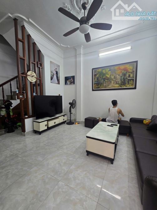 Cực hiếm có 102, Trung Liệt, 44m, 4ngủ, Ngõ thông, Mặt tiền rộng, Nhà dân xây đẹp ở ngay