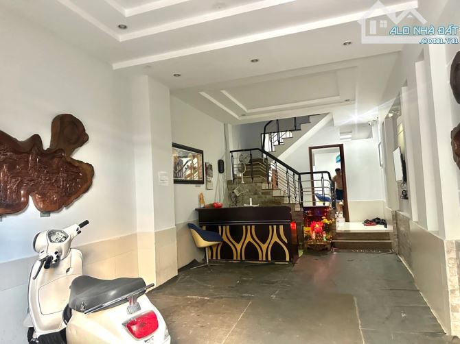 Nhà 3 tầng 93m2, Kiệt 2 Ô TÔ tránh gần biển Mỹ Khê mà giá chỉ 7.X tỷ